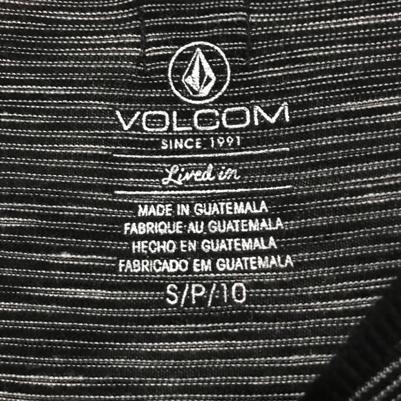 Volcom knit dress with subtle stripes. Board sports Size small - Picture 2 of 5